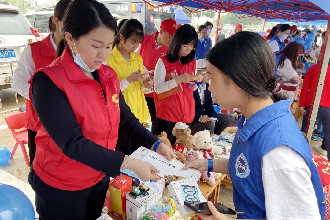 世界孤獨癥日 | 市博組織義賣 關(guān)愛“星星的孩子”